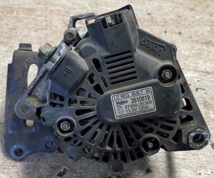 37300-2E300 Alternátor 13.5V 120A Valeo 2610819, originál 2.0GDI Hyundai, Kia